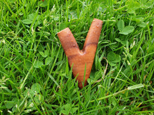 Load image into Gallery viewer, Wooden kuripe pipe for hapé on green grass